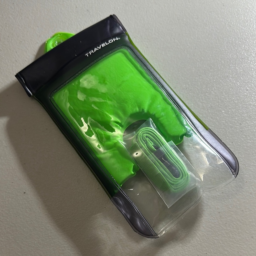 Travelon Green and Black Waterproof Phone Protector Cover